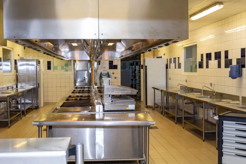 Dégrassage des hottes de cuisines professionnels